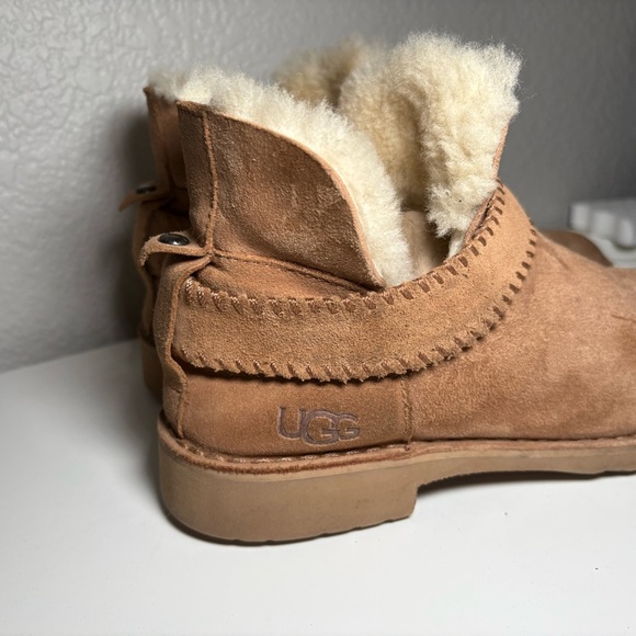 UGG Mckay Chestnut Suede Sheepskin Ankle Boots Booties Size US 8.5 Women - Picture 9 of 16